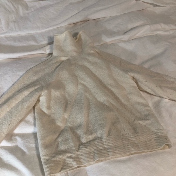 100% Wool sweater in beige, classic! - Picture 2 of 4